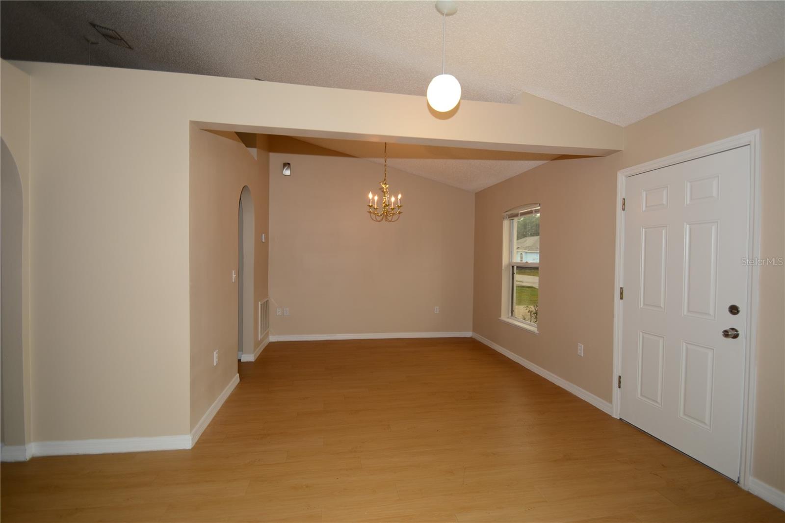 QUAIL HOLLOW - Residential Lease