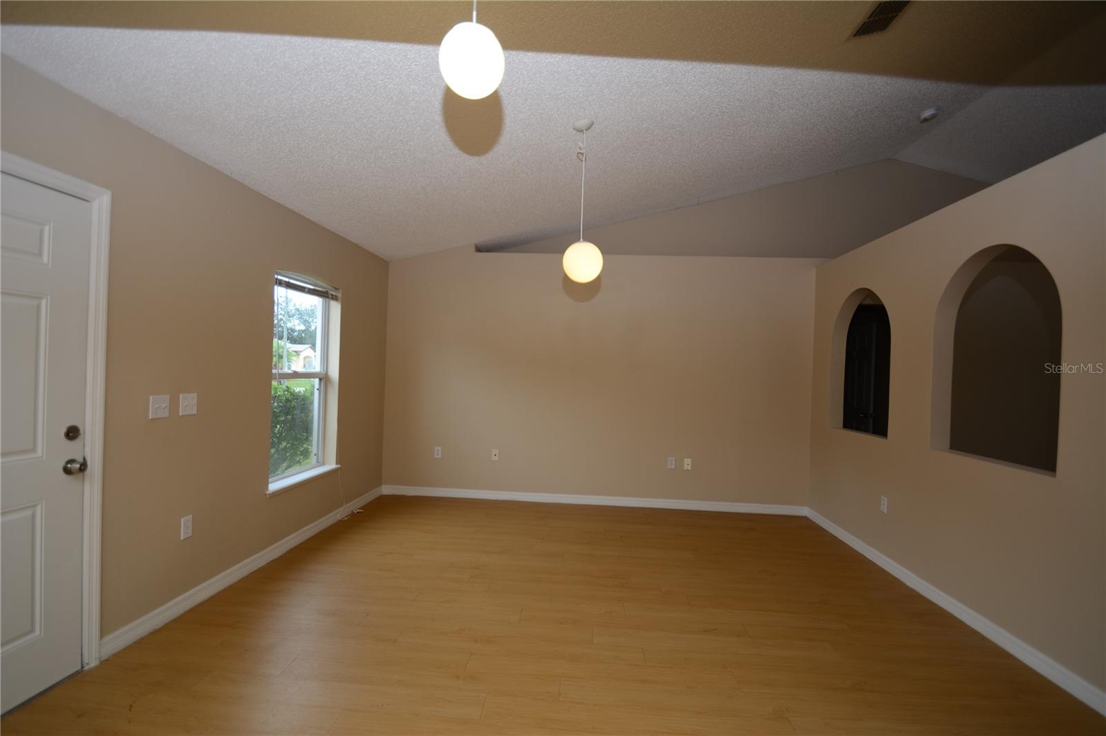 QUAIL HOLLOW - Residential Lease