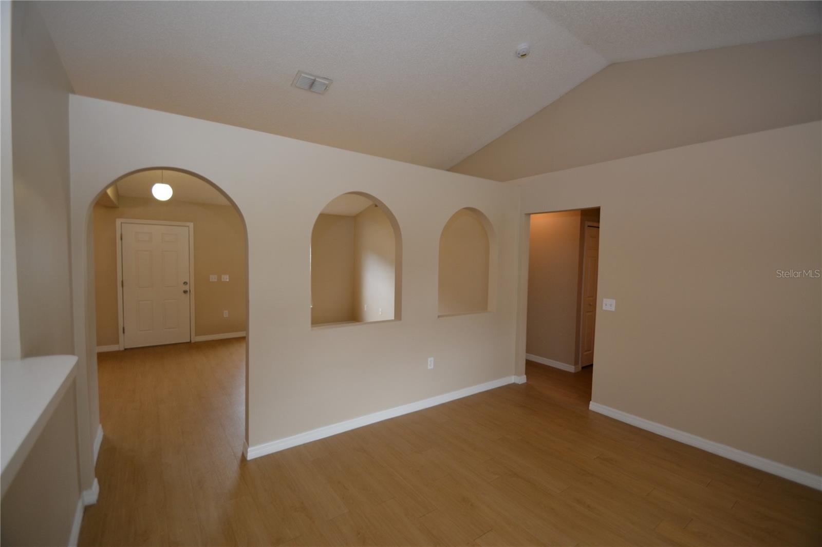 QUAIL HOLLOW - Residential Lease