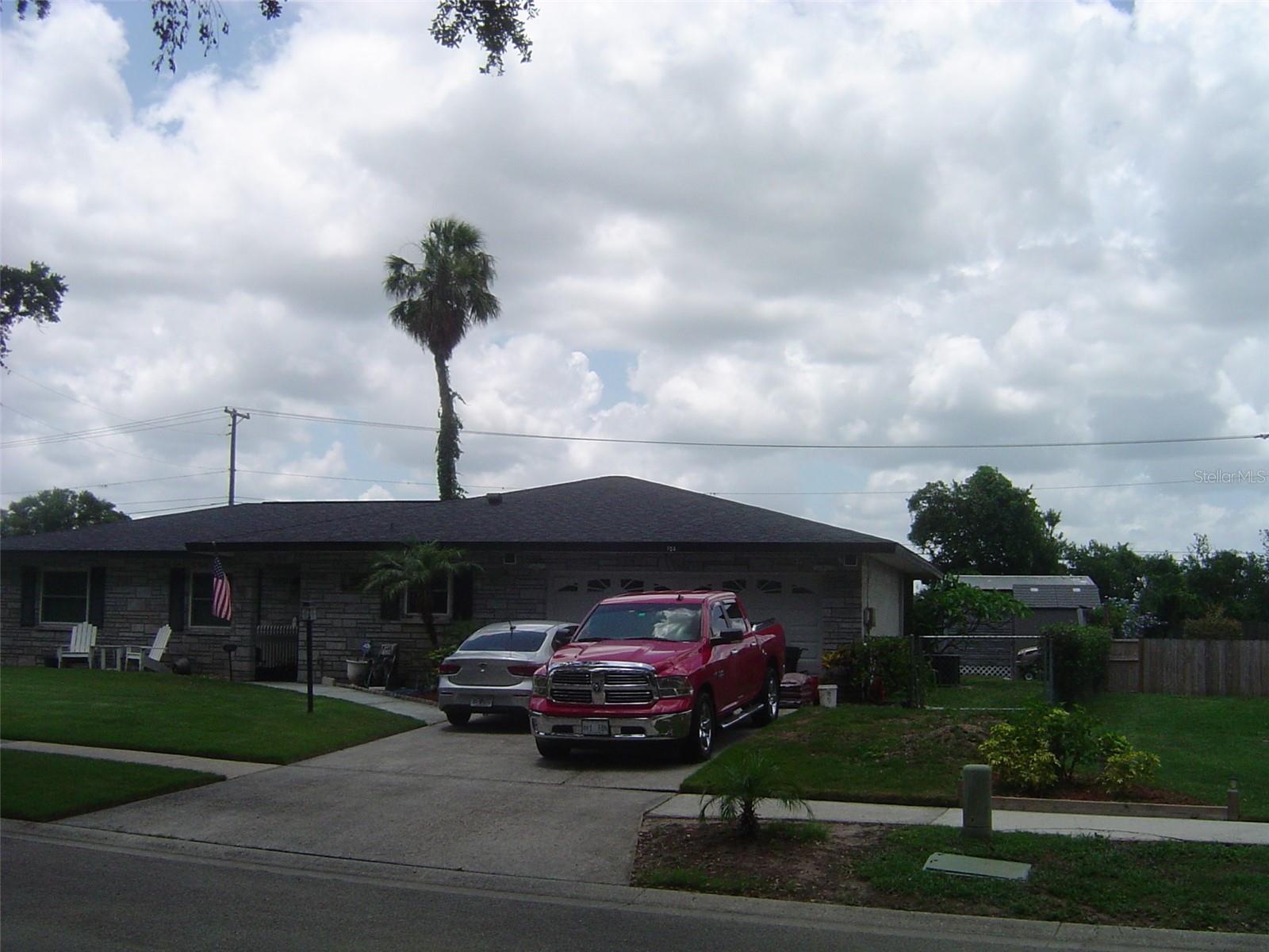704 QUEENS COURT