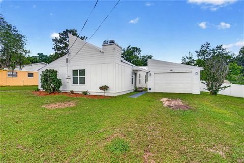 Photo of 536 NE 43rd Court, Ocala, FL 34470 (MLS # OM725227)