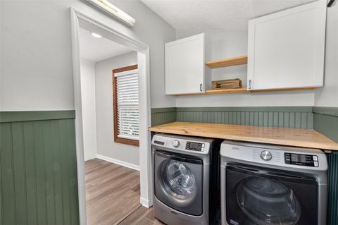 Tiny photo for 536 NE 43rd Court, Ocala, FL 34470 (MLS # OM725227)