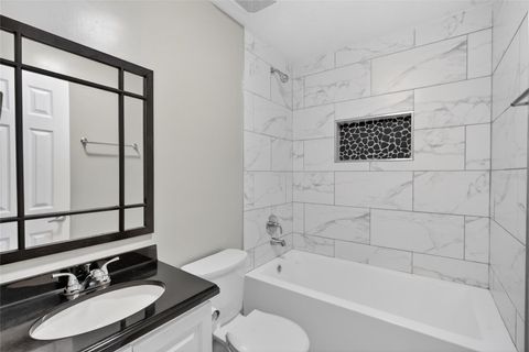 Tiny photo for 536 NE 43rd Court, Ocala, FL 34470 (MLS # OM725227)