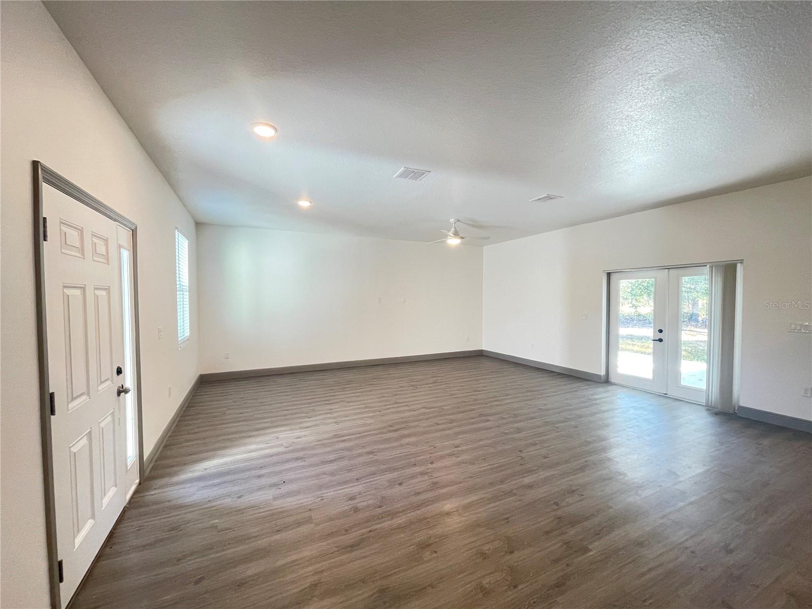 SILVER SPGS SHORES UN #31 - Residential