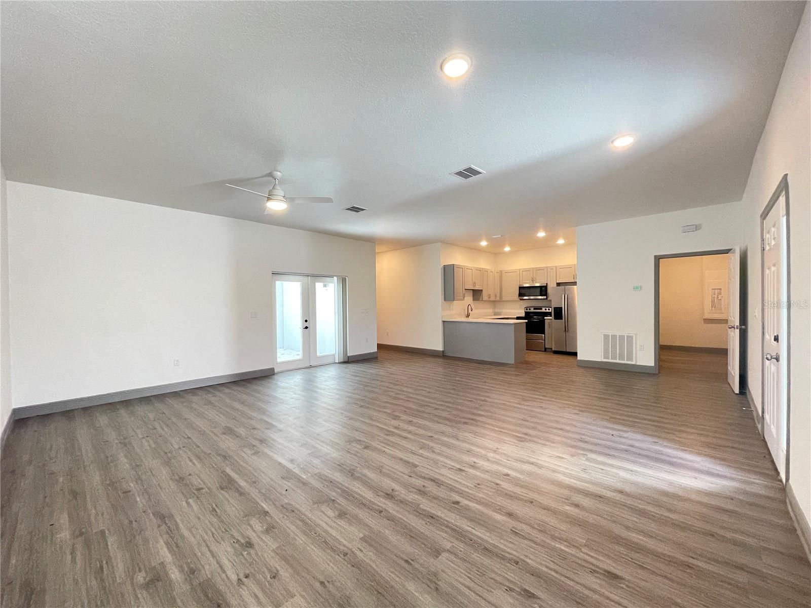 SILVER SPGS SHORES UN #31 - Residential