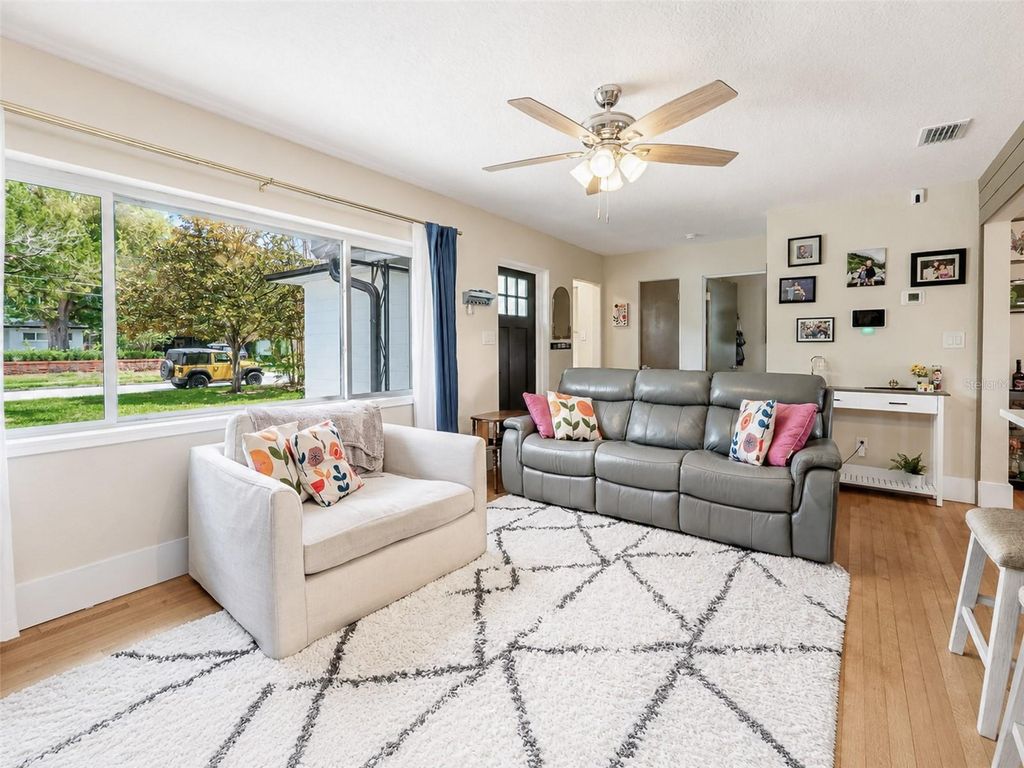 Photo of 304 E Jersey Street, Orlando, FL 32806 (MLS # O6409218)