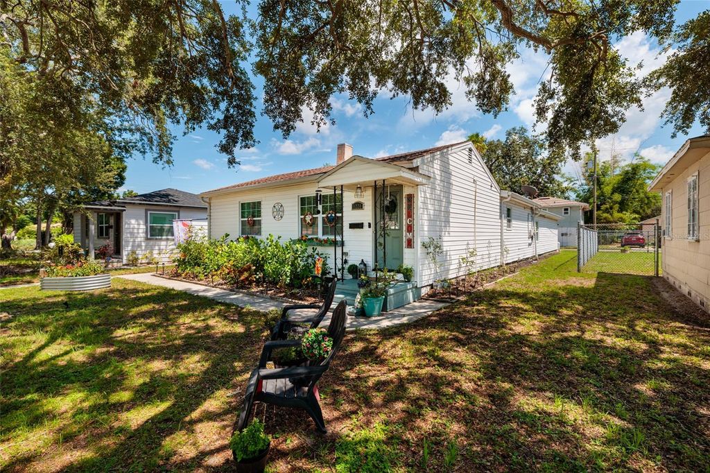 Photo of 1220 56th Avenue N, St Petersburg, FL 33703 (MLS # TB8528662)