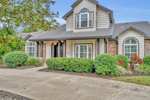 A home in LAKE MARY