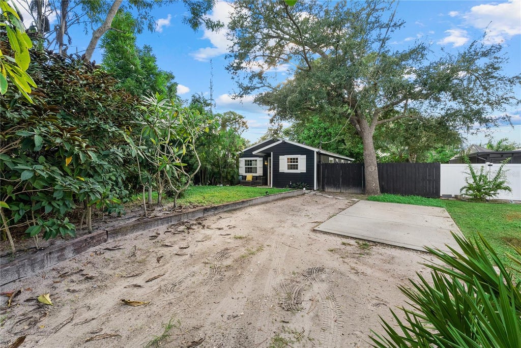 Photo of 4210 Olive Avenue, Sarasota, FL 34231 (MLS # A4709413)