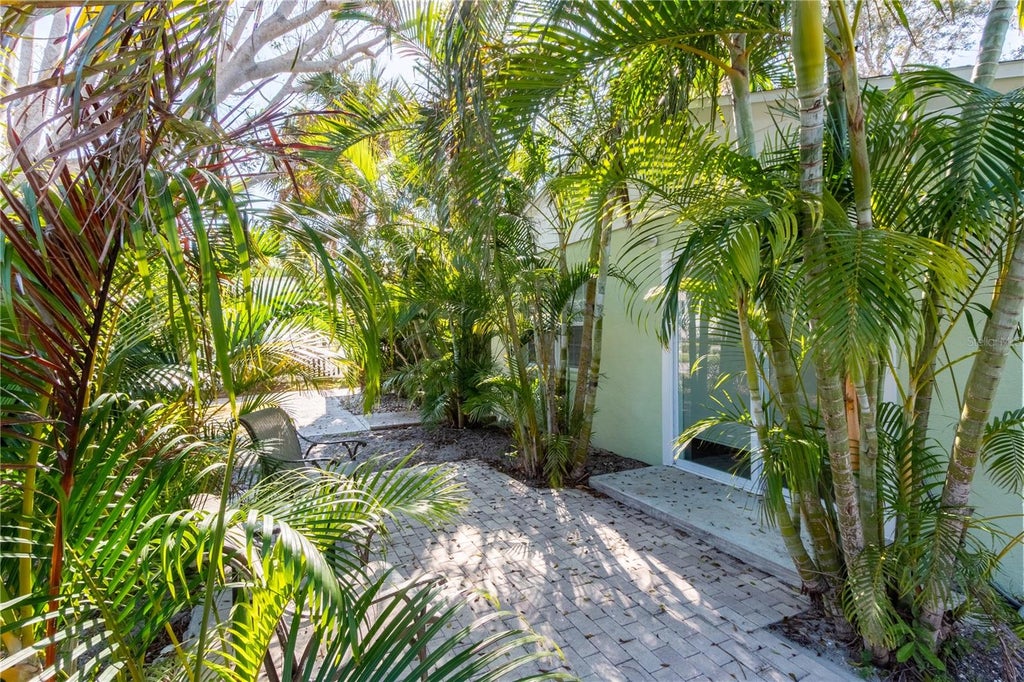 Photo of 750 Bay Esplanade, Clearwater Beach, FL 33767 (MLS # TB8560945)