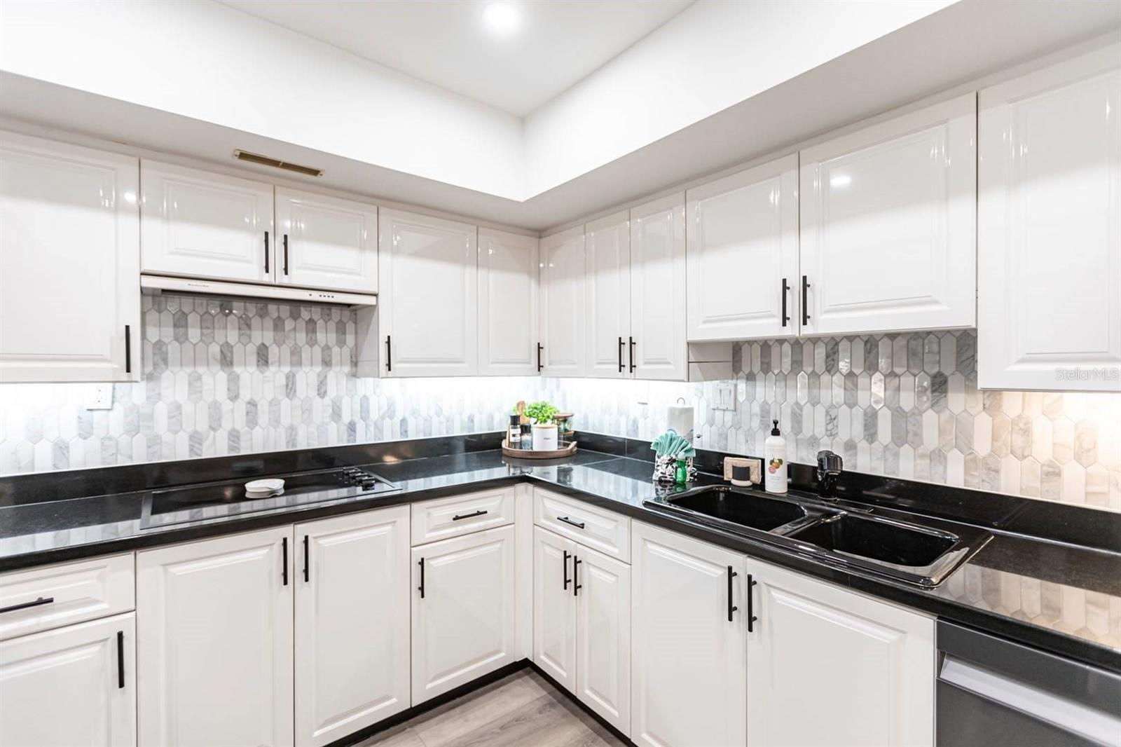 PEPPERTREE BAY III - Residential Lease