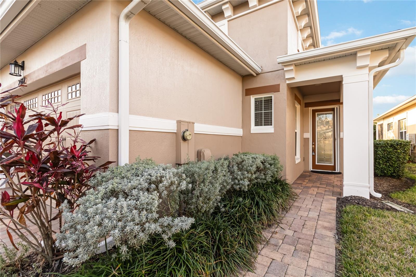 2482 YELLOW BRICK ROAD