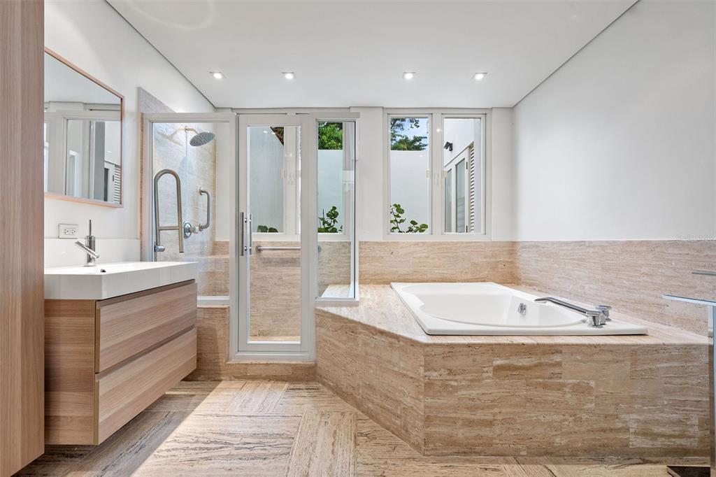 DORADO BEACH EAST - Residential