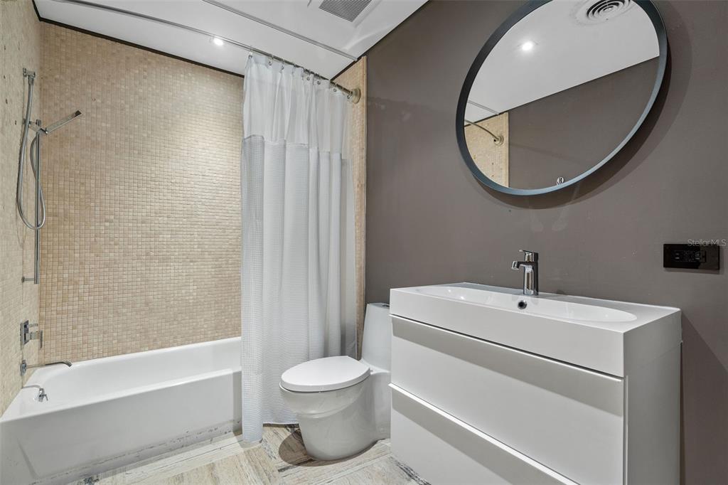 DORADO BEACH EAST - Residential