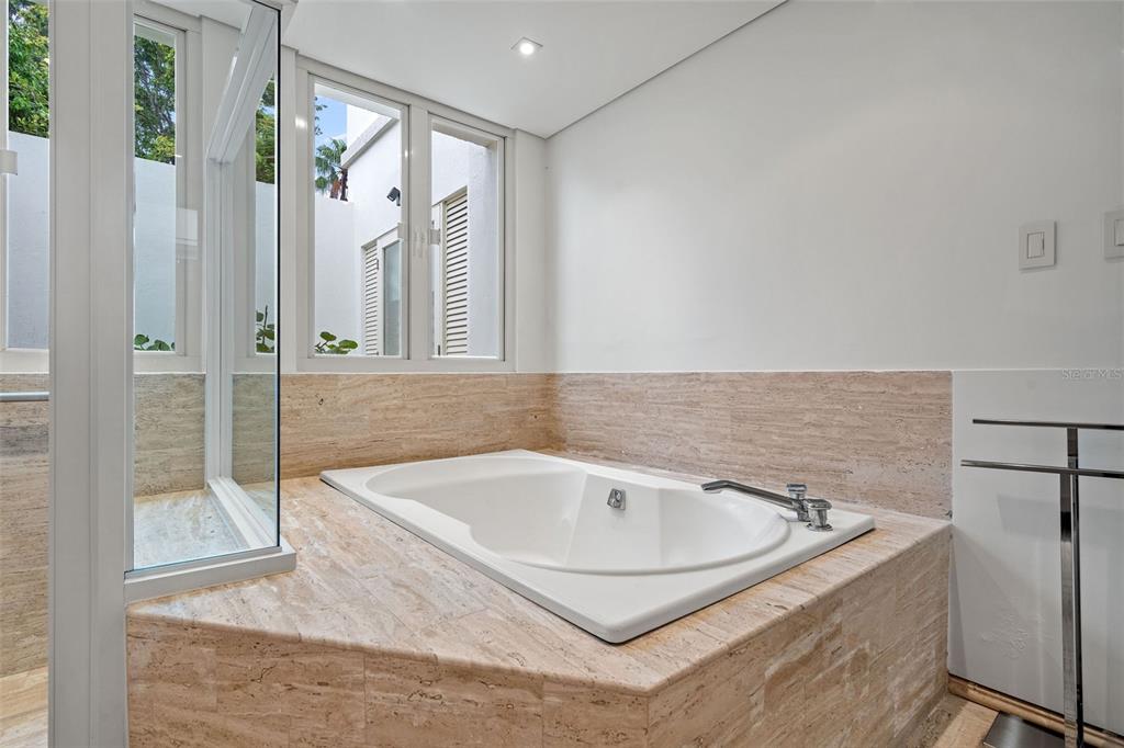 DORADO BEACH EAST - Residential