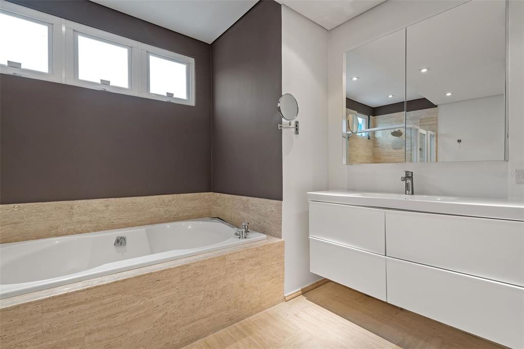 DORADO BEACH EAST - Residential