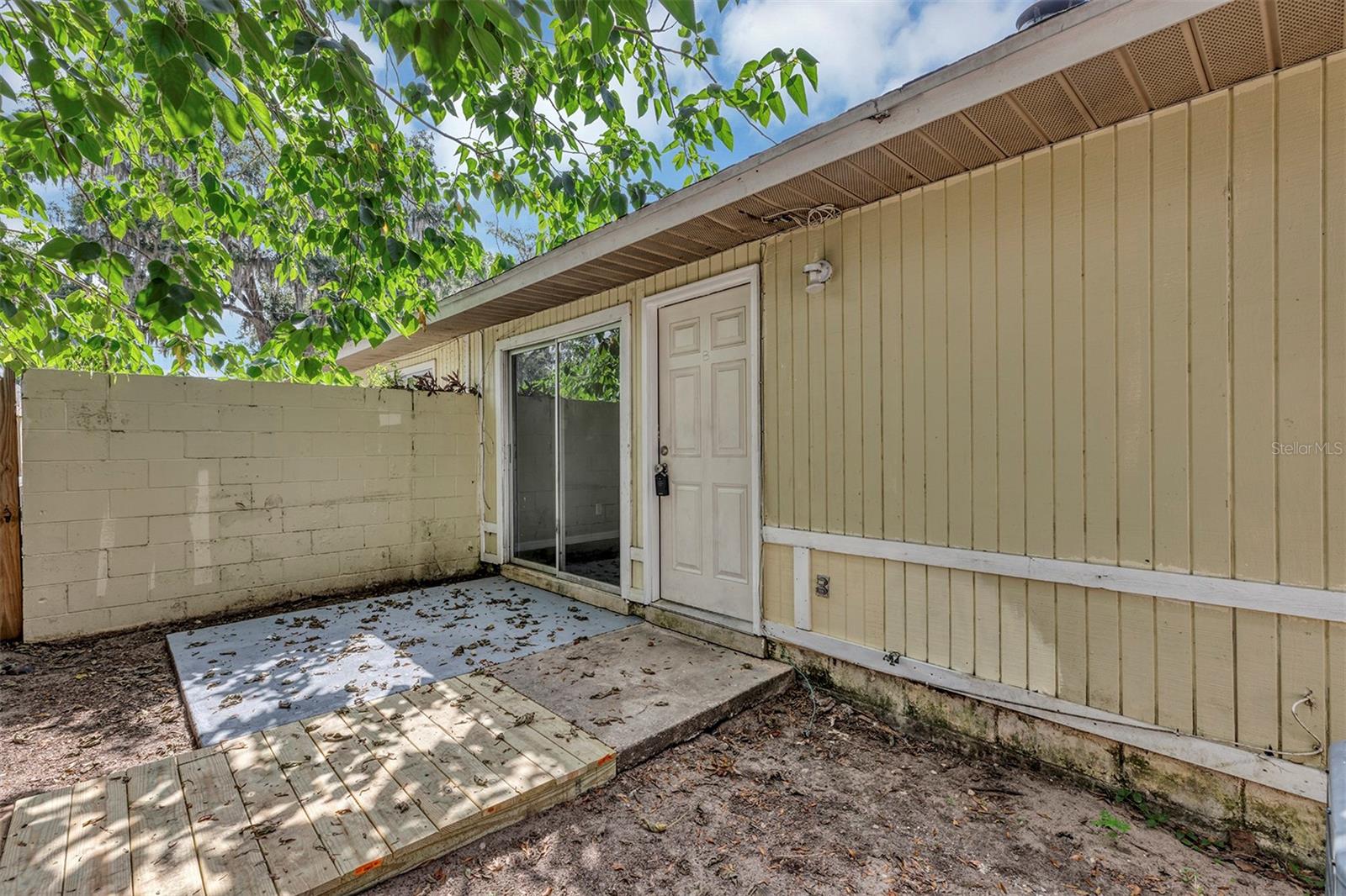 3990 SE 17TH COURT