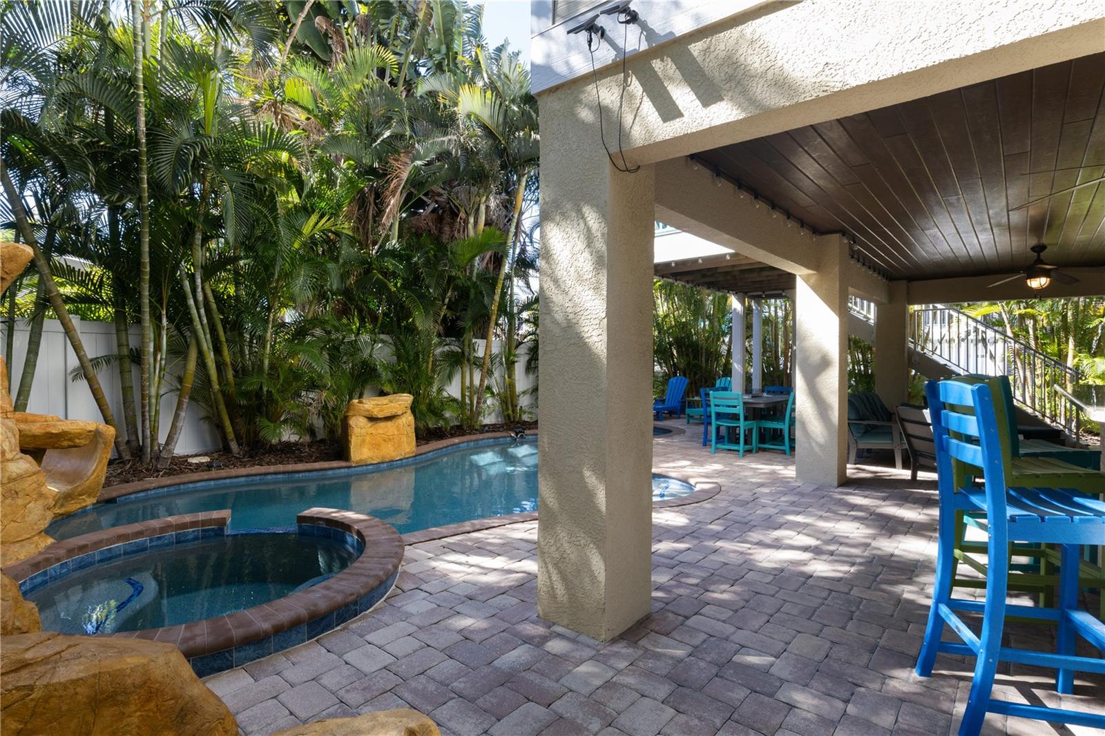 6906 HOLMES BLVD - Residential