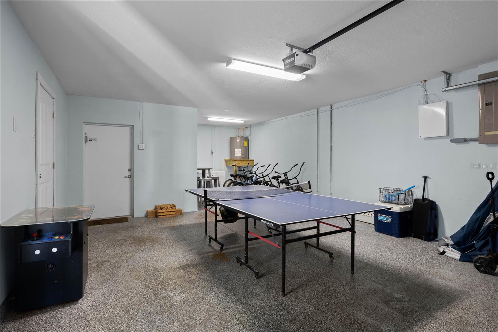 6906 HOLMES BLVD - Residential