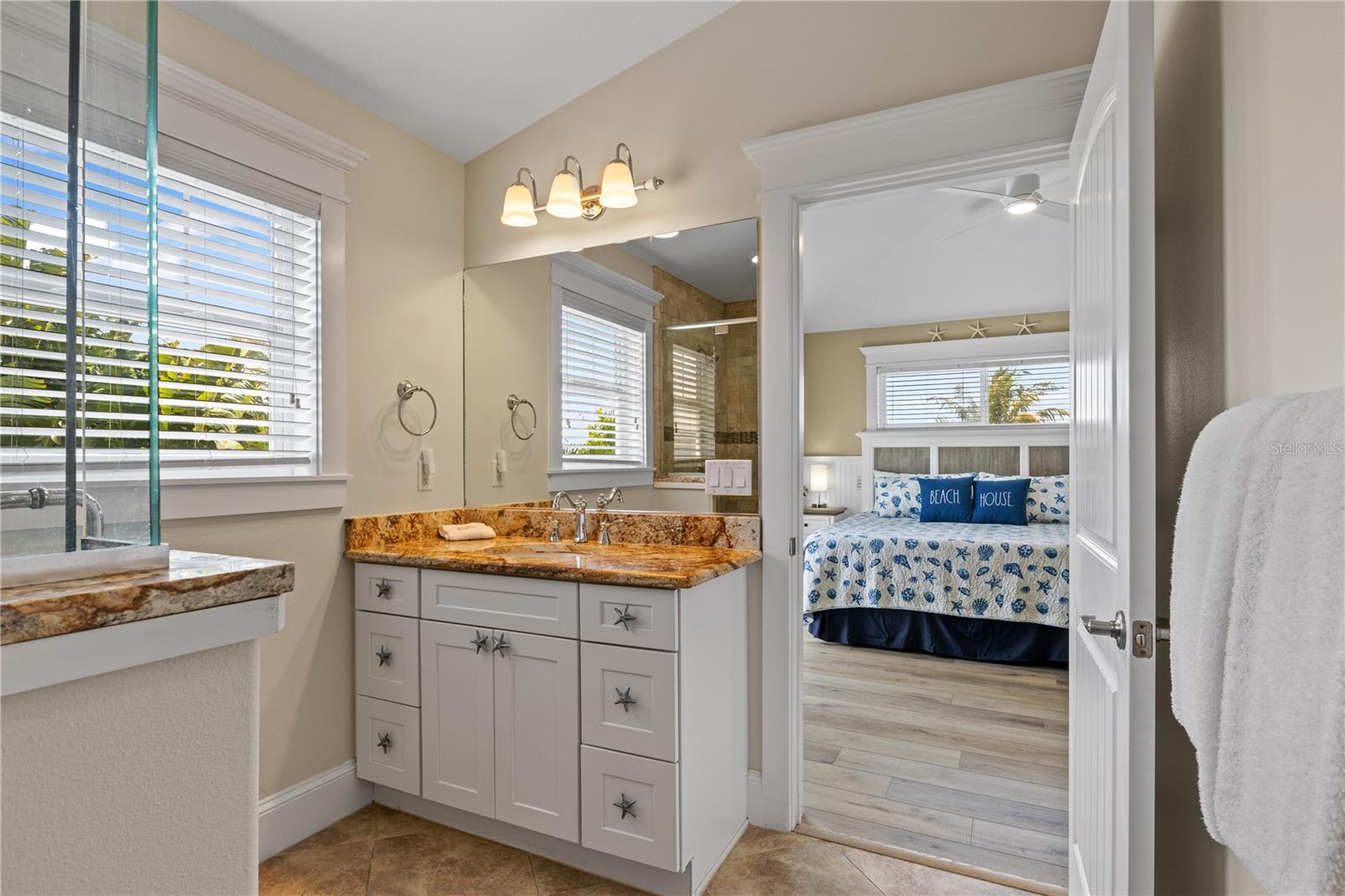 6906 HOLMES BLVD - Residential