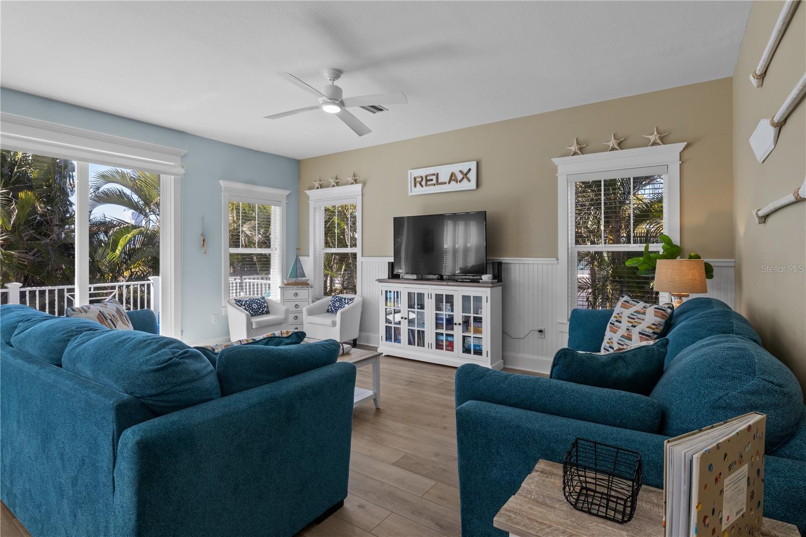 6906 HOLMES BLVD - Residential