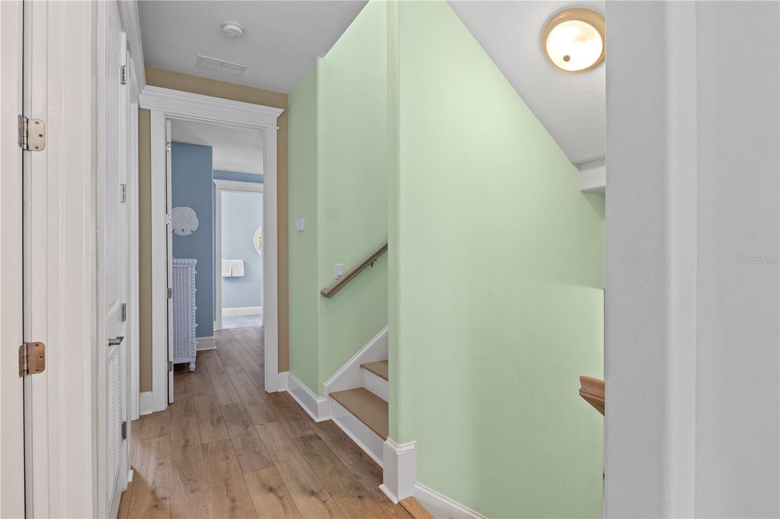 6906 HOLMES BLVD - Residential