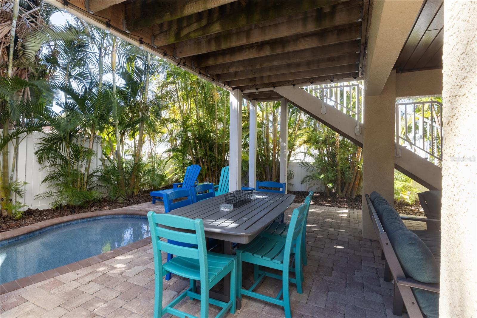 6906 HOLMES BLVD - Residential