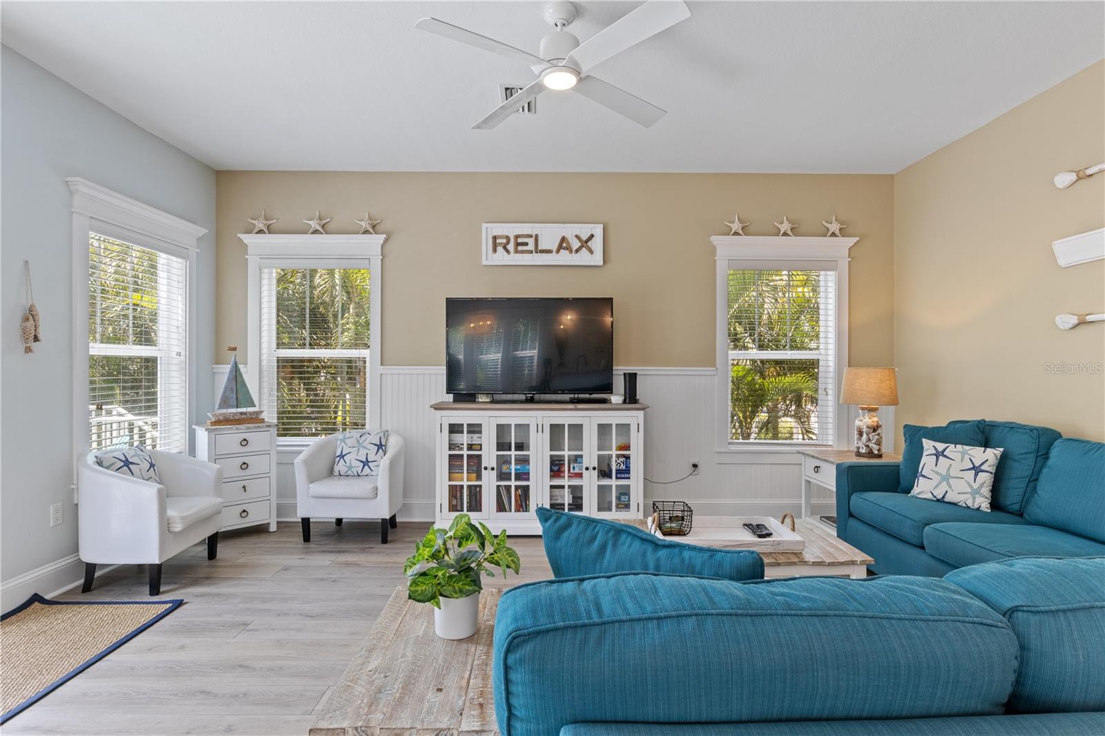 6906 HOLMES BLVD - Residential