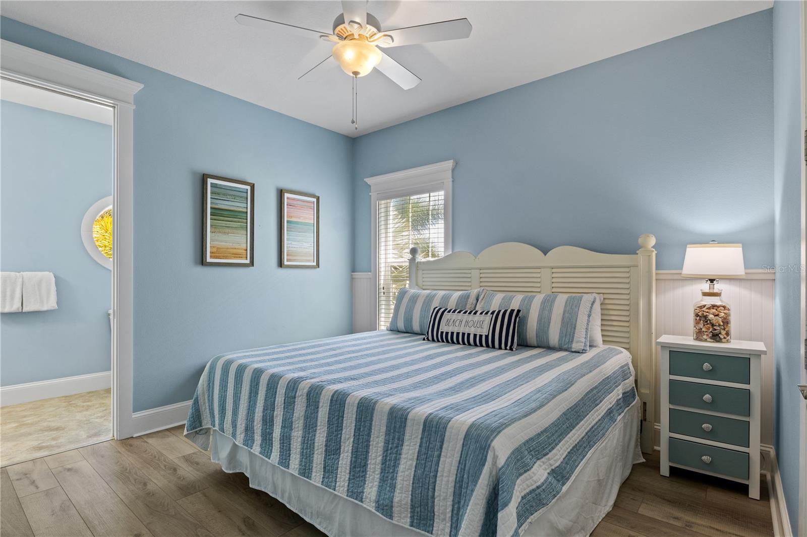 6906 HOLMES BLVD - Residential