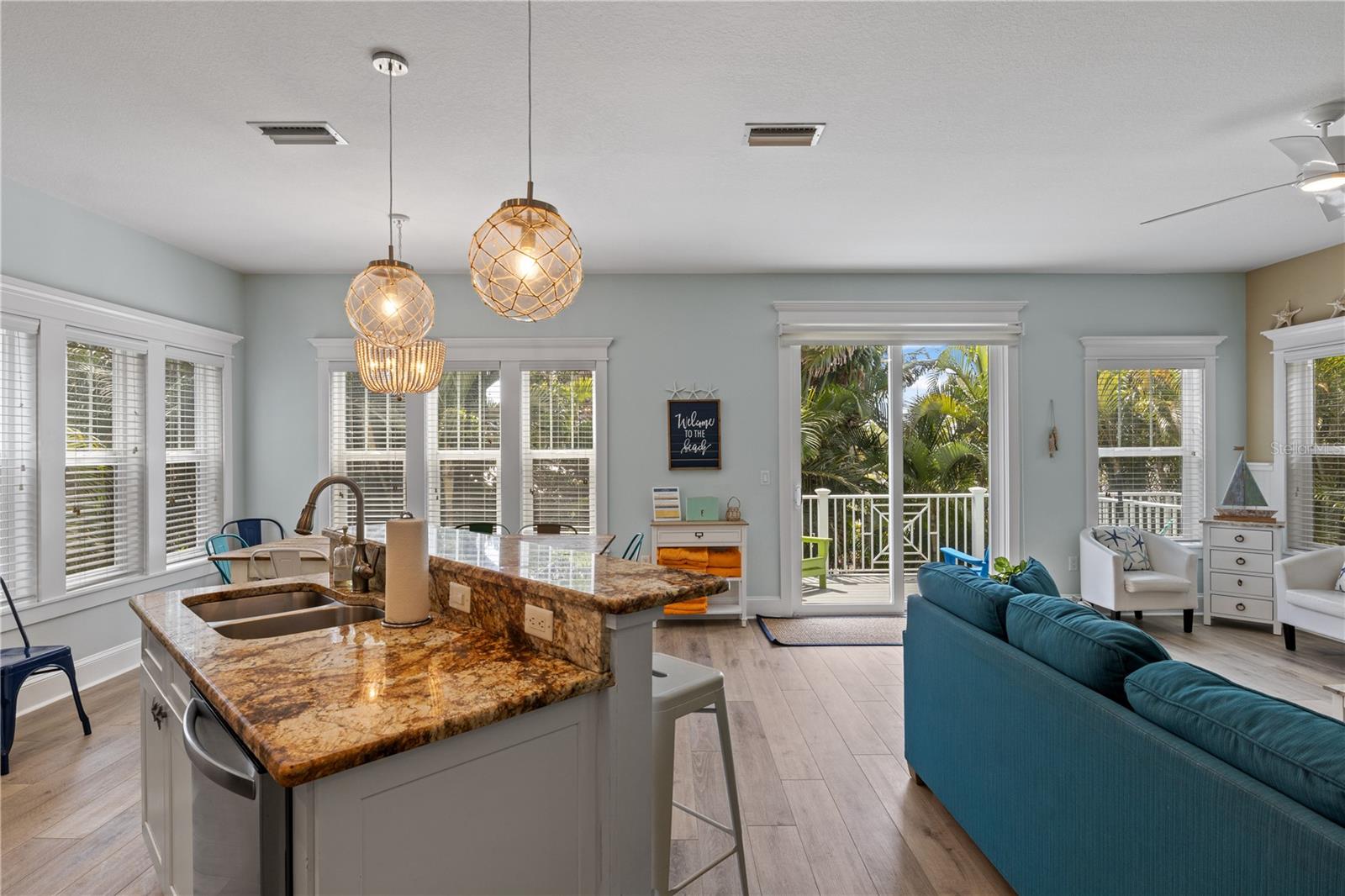 6906 HOLMES BLVD - Residential