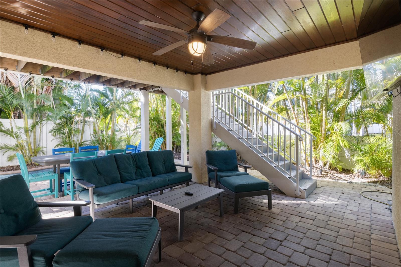 6906 HOLMES BLVD - Residential