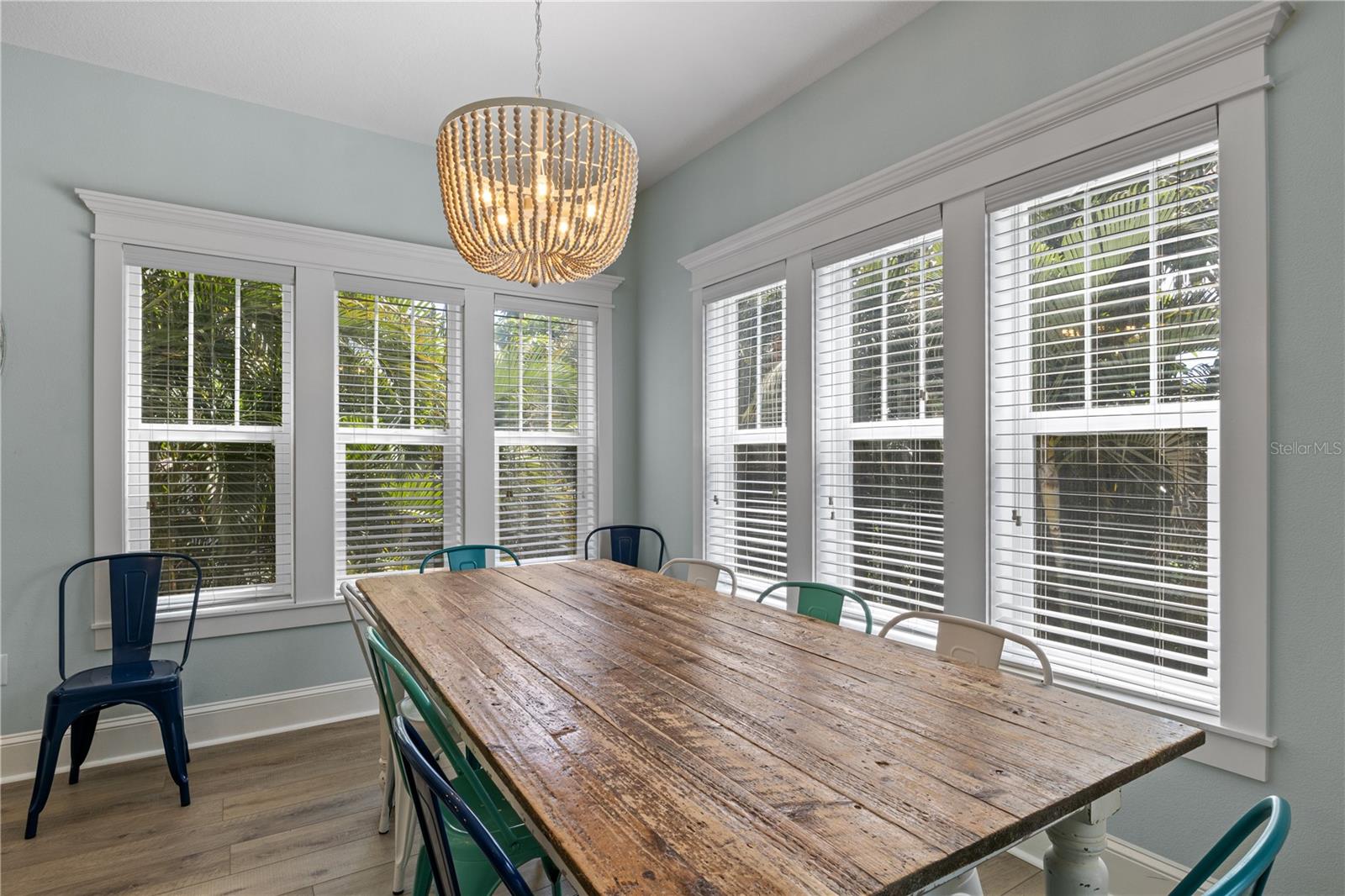 6906 HOLMES BLVD - Residential