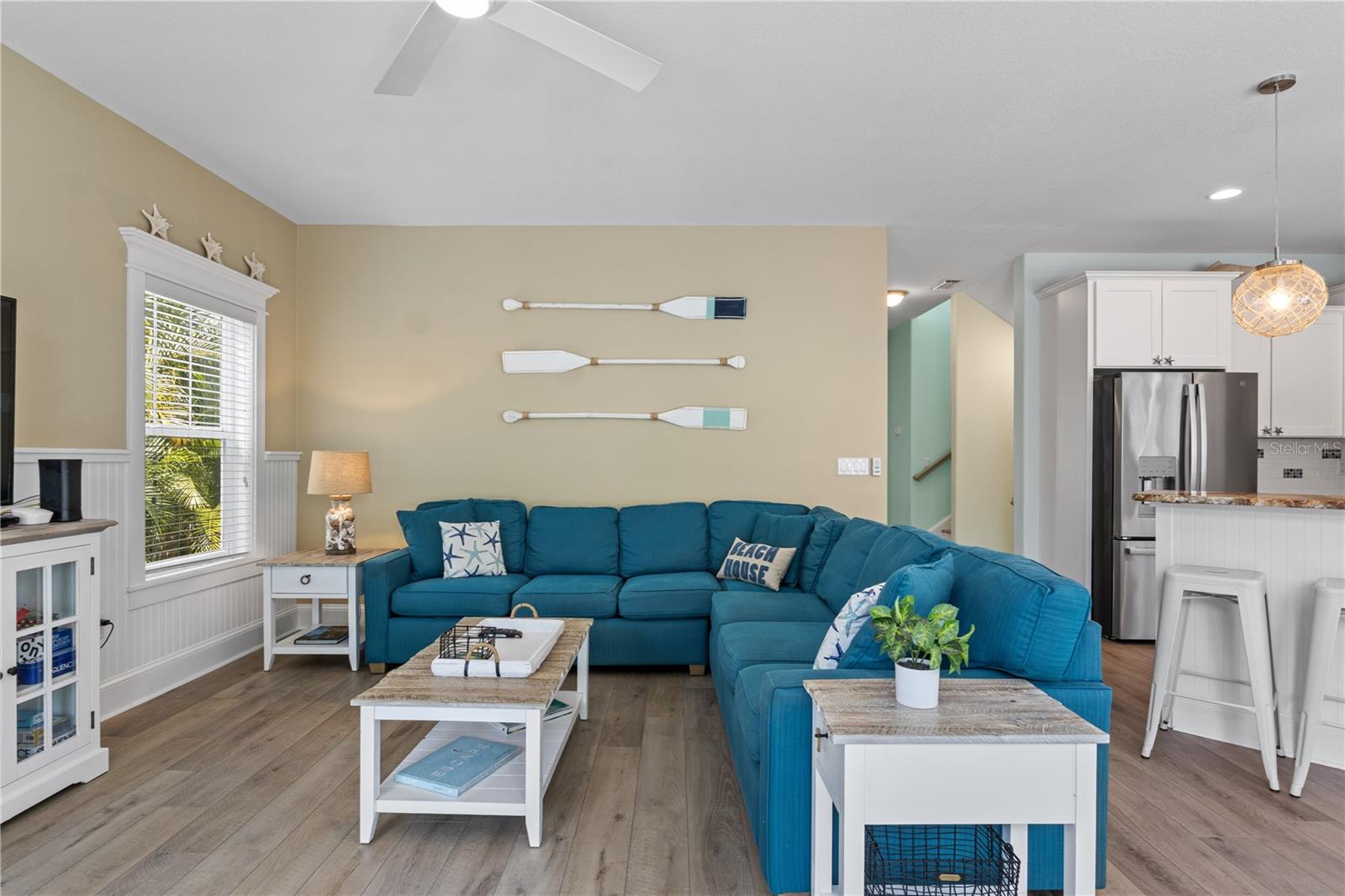 6906 HOLMES BLVD - Residential