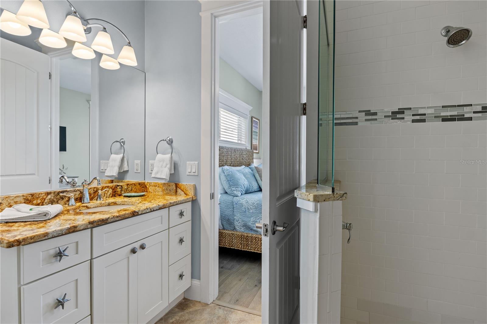 6906 HOLMES BLVD - Residential