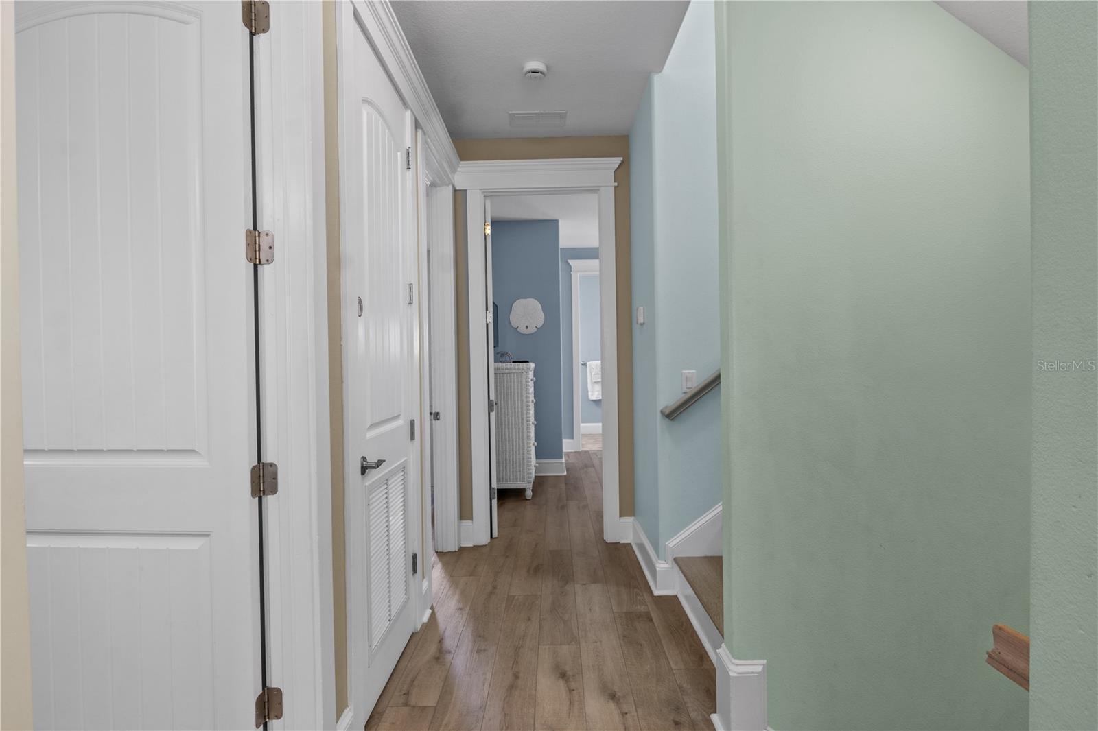 6906 HOLMES BLVD - Residential