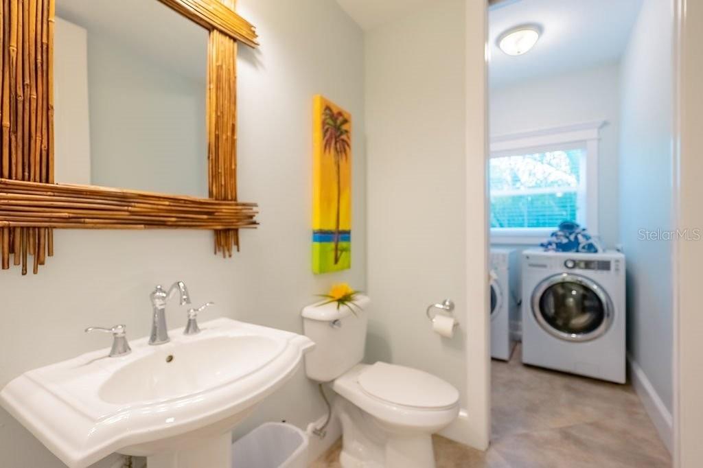 6906 HOLMES BLVD - Residential