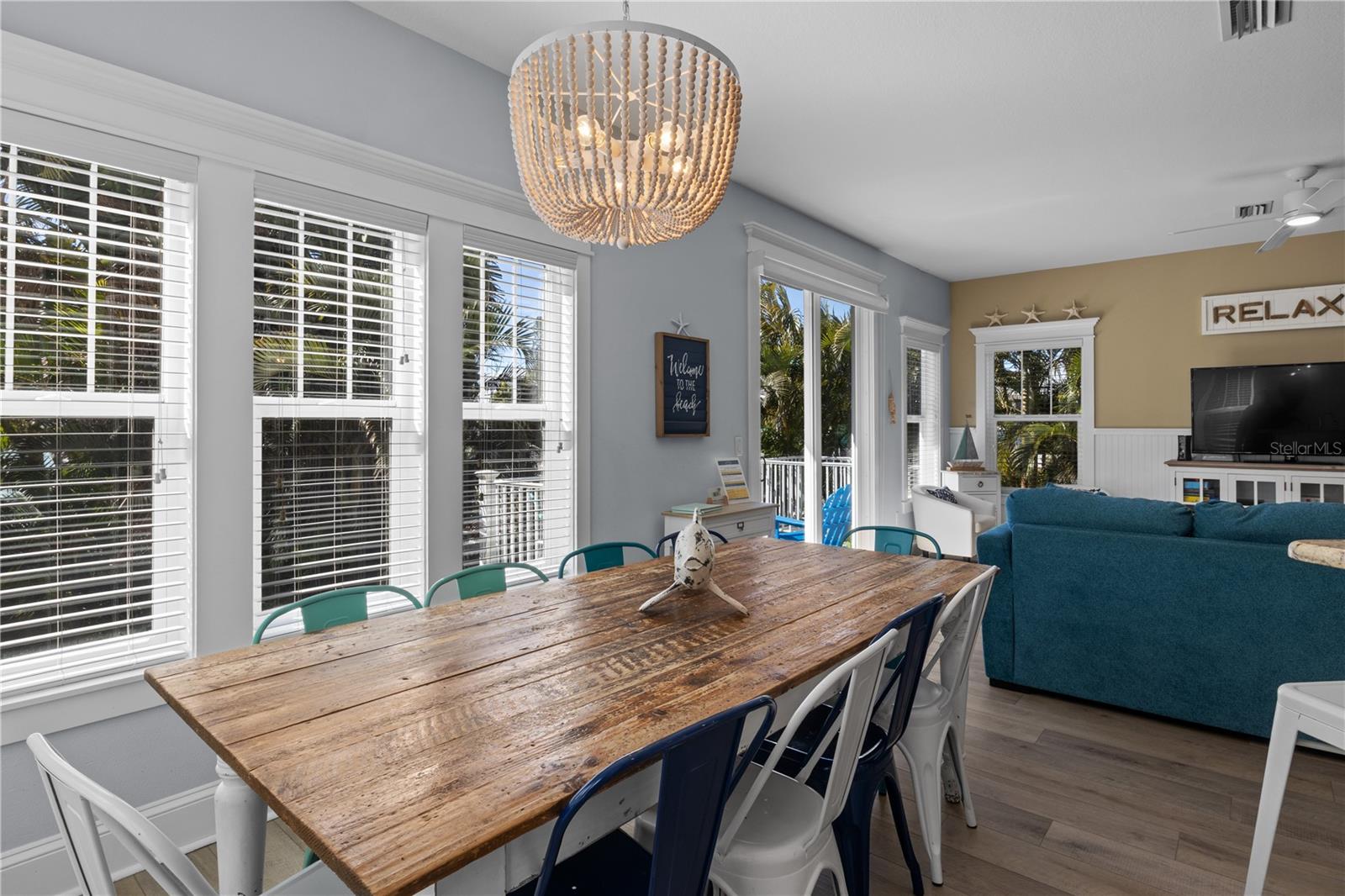 6906 HOLMES BLVD - Residential