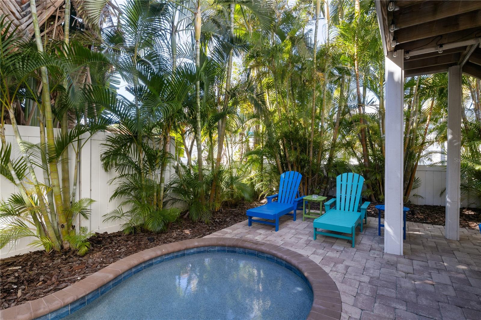 6906 HOLMES BLVD - Residential