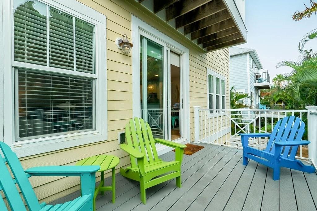 6906 HOLMES BLVD - Residential