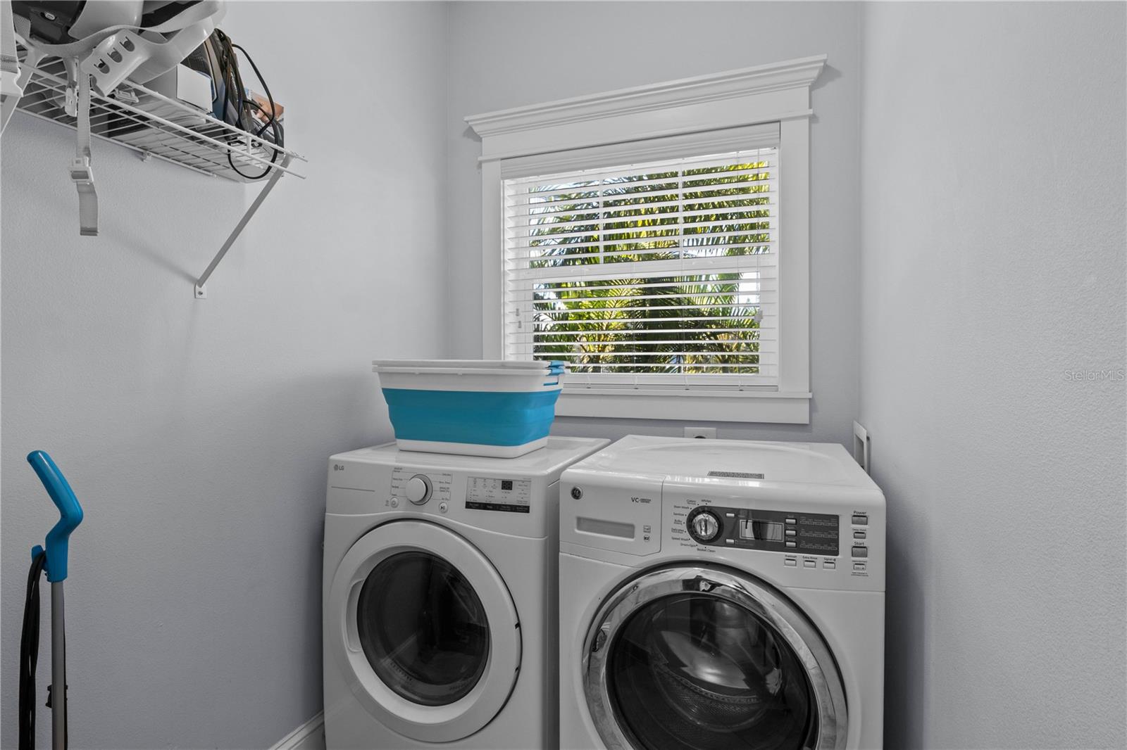 6906 HOLMES BLVD - Residential