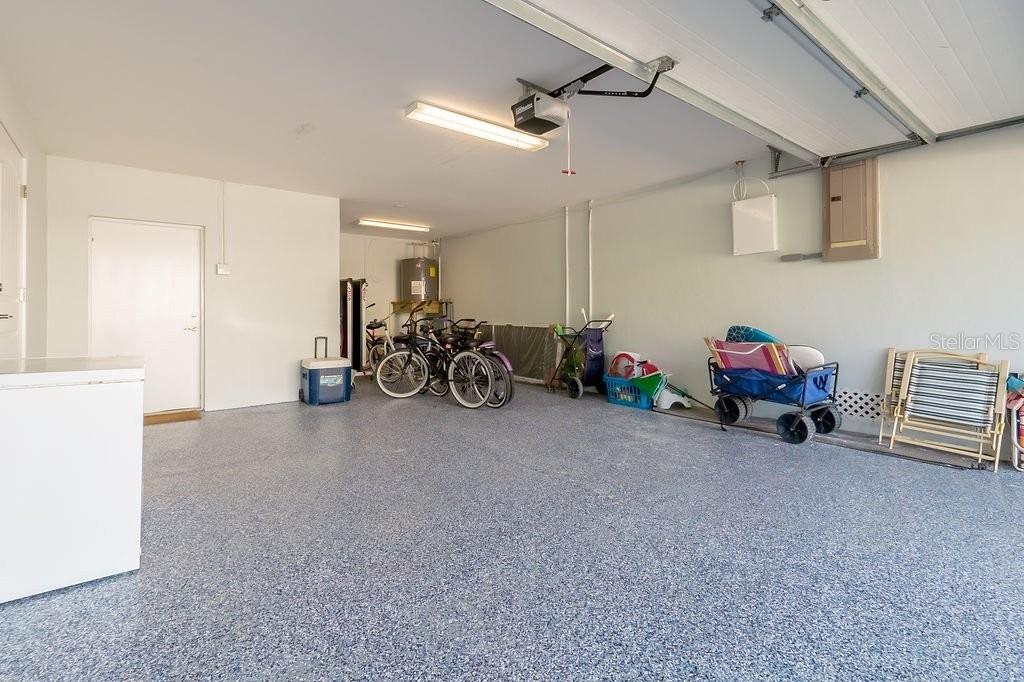 6906 HOLMES BLVD - Residential