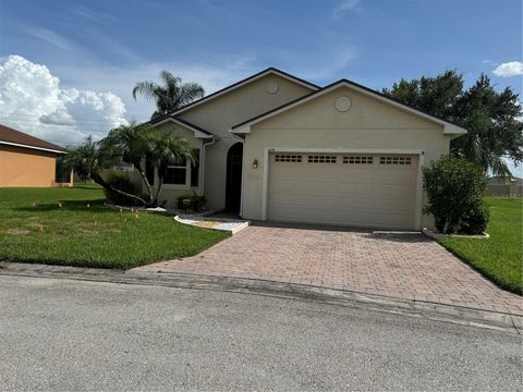 A home in WINTER HAVEN