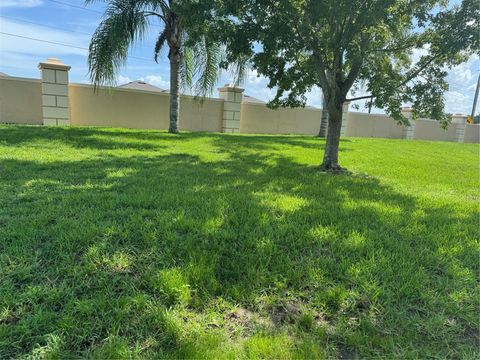 A home in WINTER HAVEN