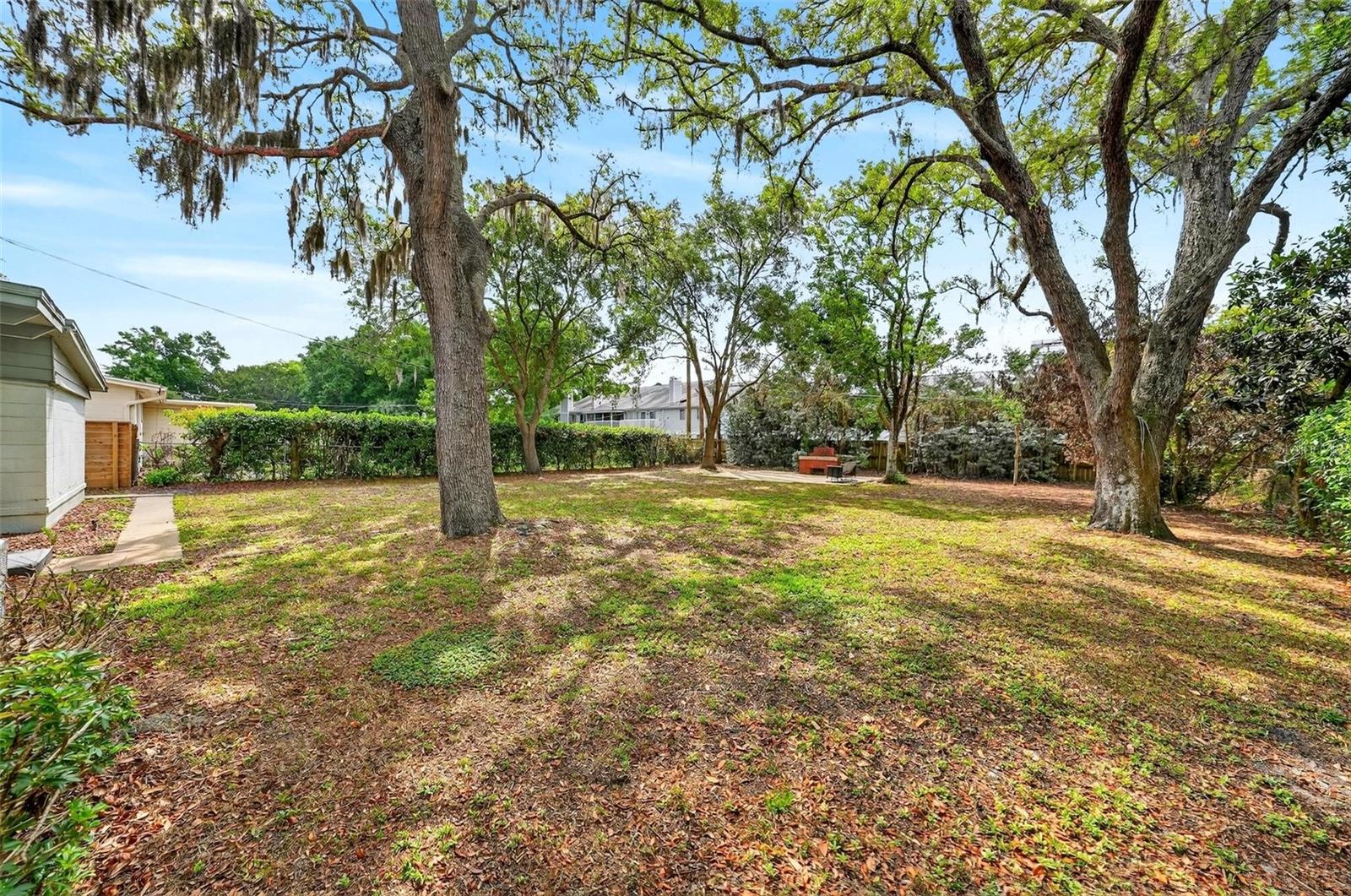 QUEEN ACRES - Residential