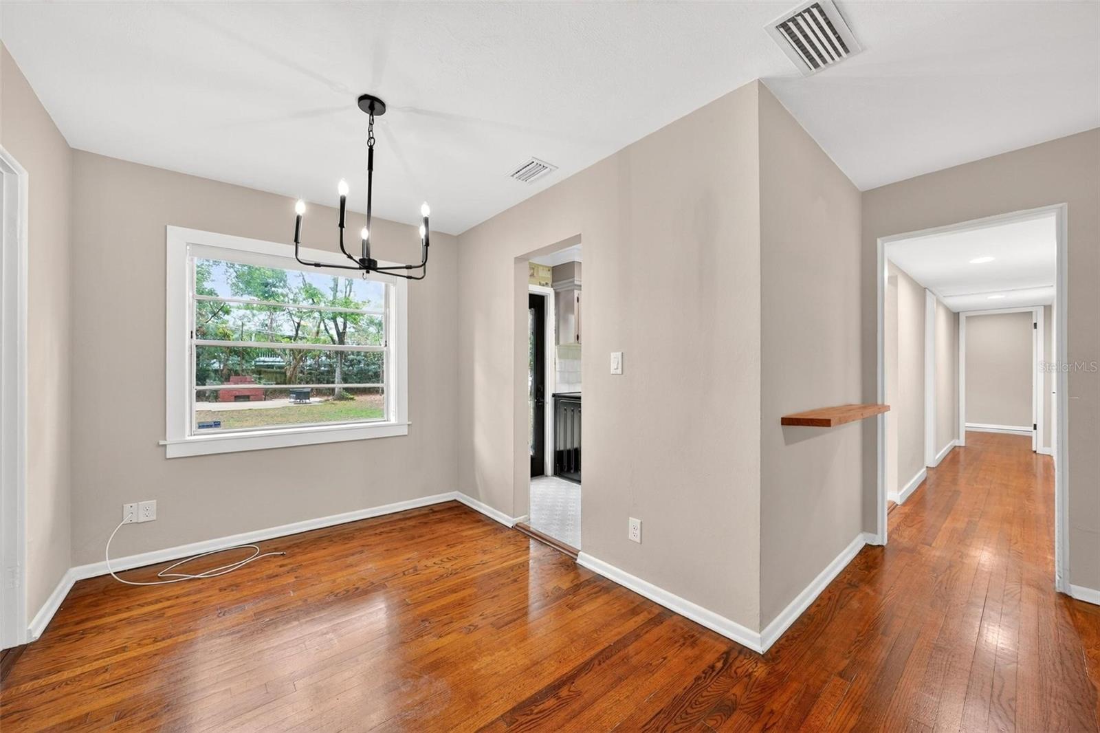 QUEEN ACRES - Residential