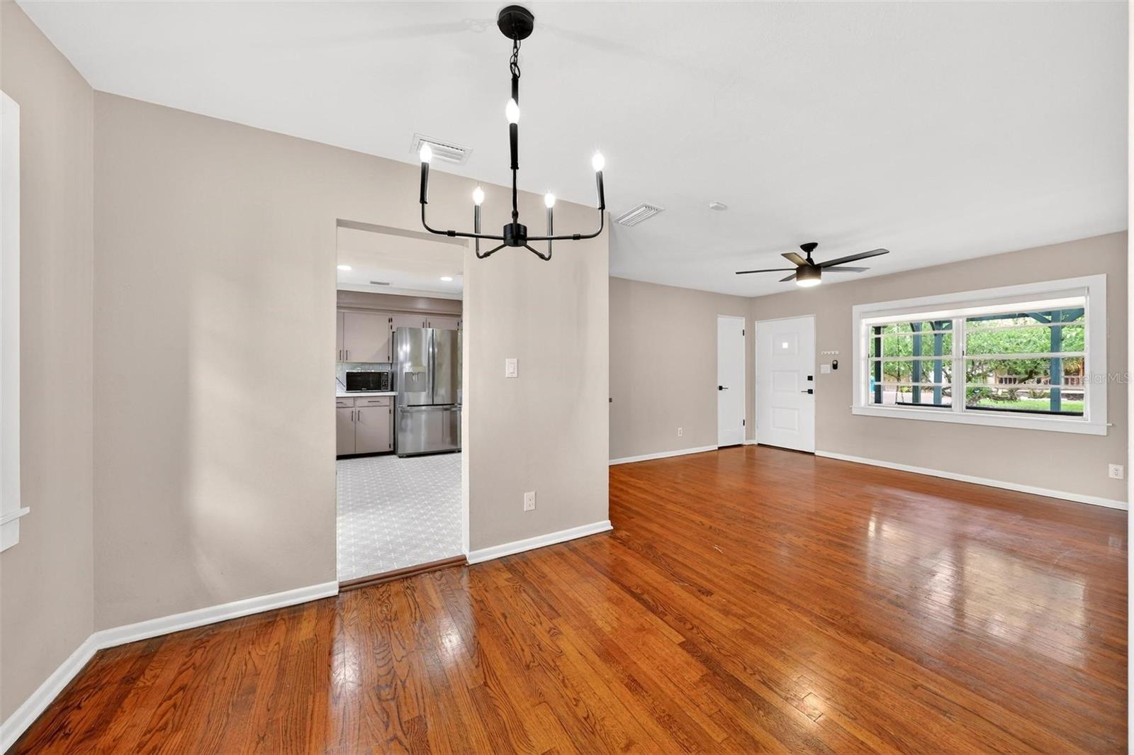 QUEEN ACRES - Residential