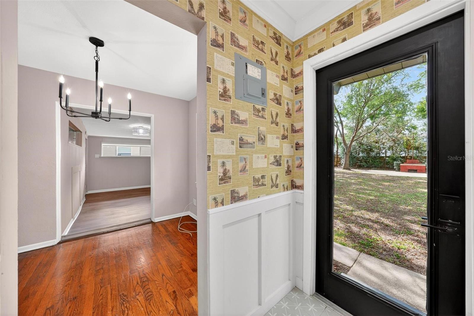 QUEEN ACRES - Residential