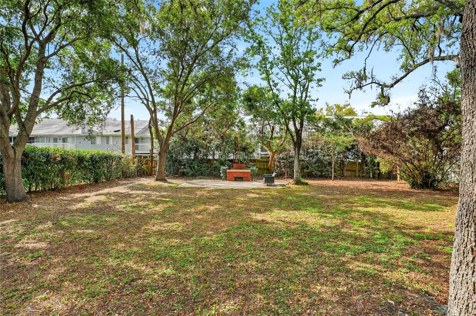 QUEEN ACRES - Residential