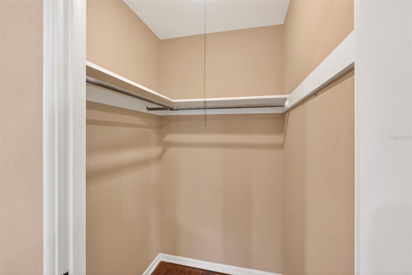 QUEEN ACRES - Residential