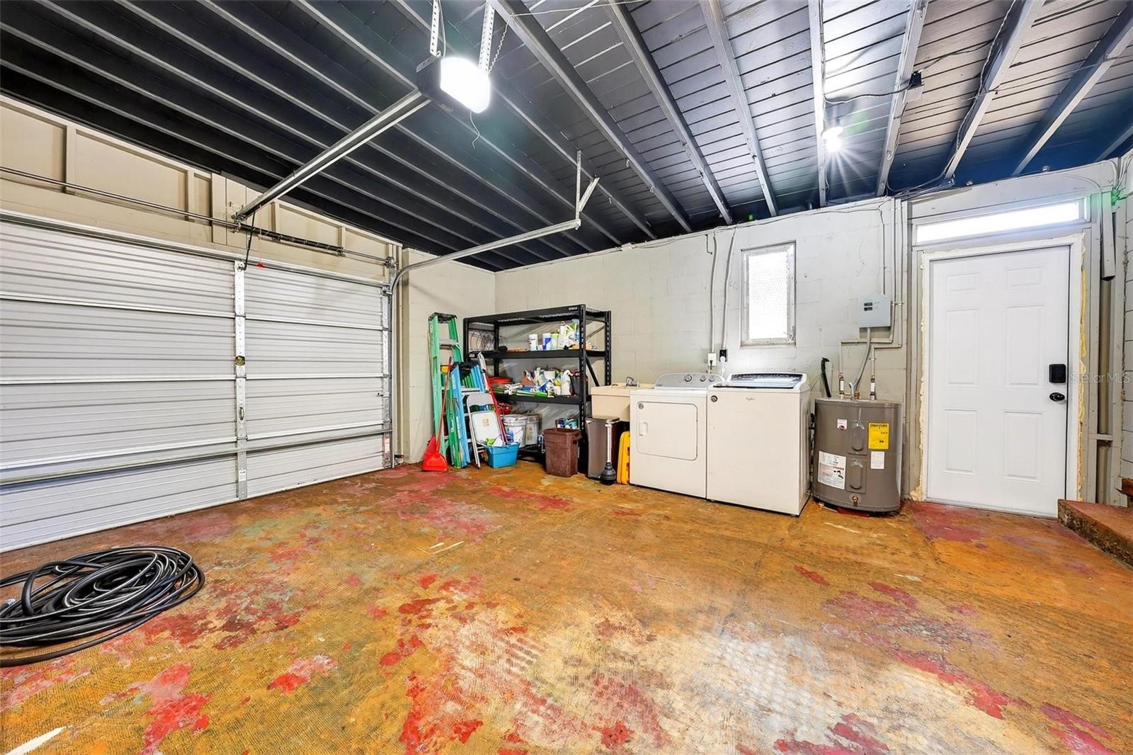 QUEEN ACRES - Residential